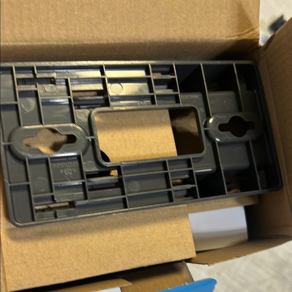 Silver 3 Handset Answering System - Picture 7 of 7